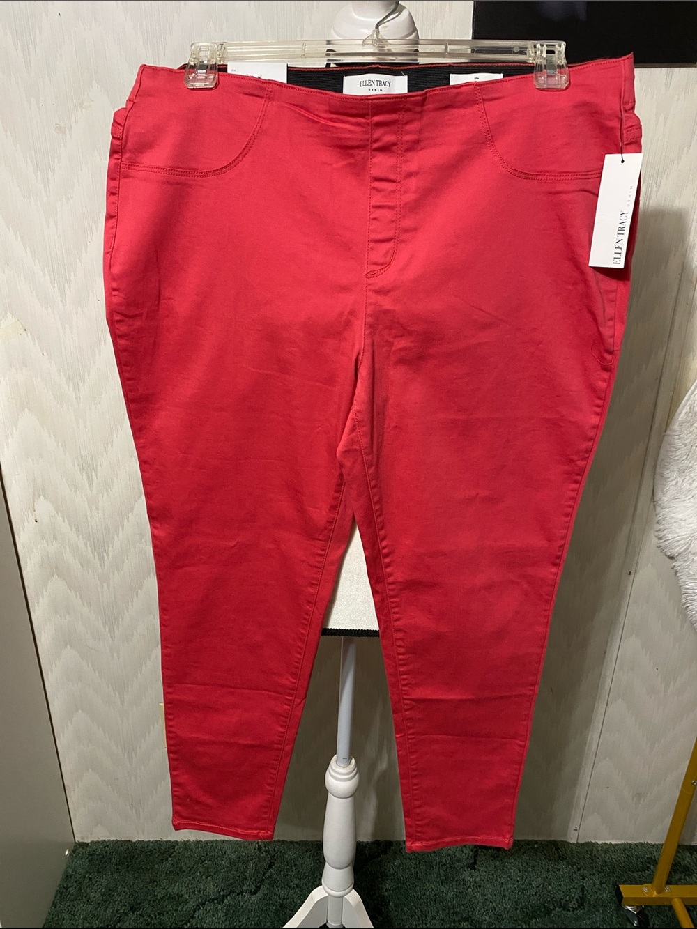 Ellen Tracy Bright Coral Stretch Pull-On Leggings